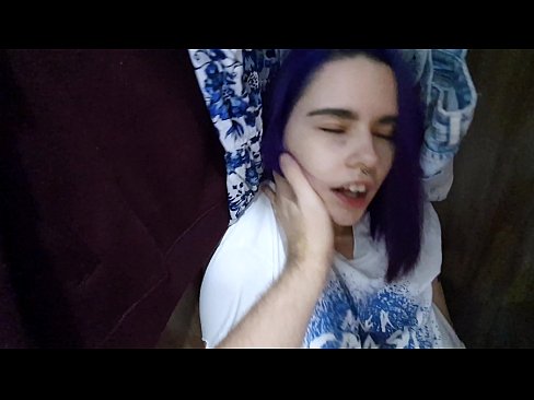 ❤️ Aimsíodh mo SIS sa closet agus chabhraigh sí cum Super porn ag ga.ttsex.ru ❌